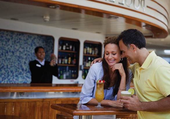 RSSC, Seven Seas Mariner, Pool Bar.jpg